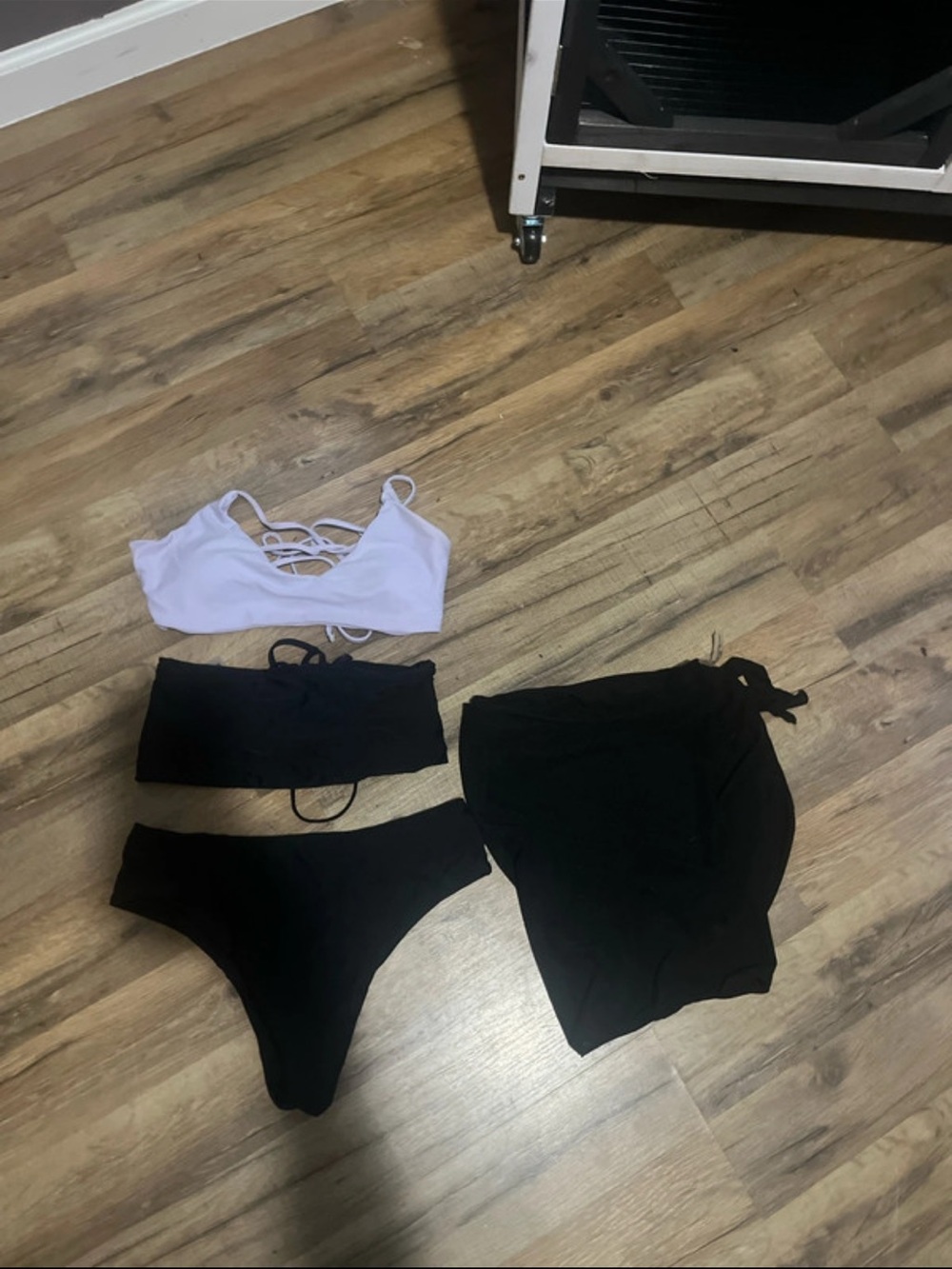 Women's Black & White 4-Piece Intimates Set - Modern Strappy Bralette